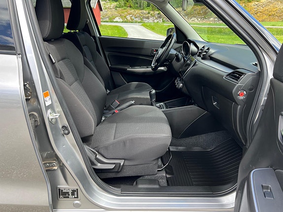 Suzuki Swift 13 of 30
