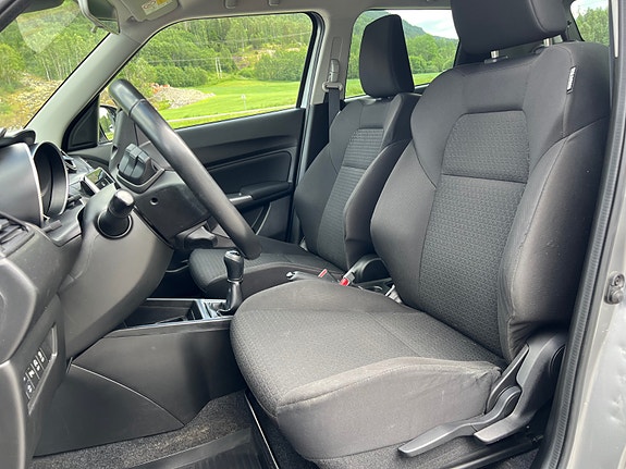 Suzuki Swift 18 of 30