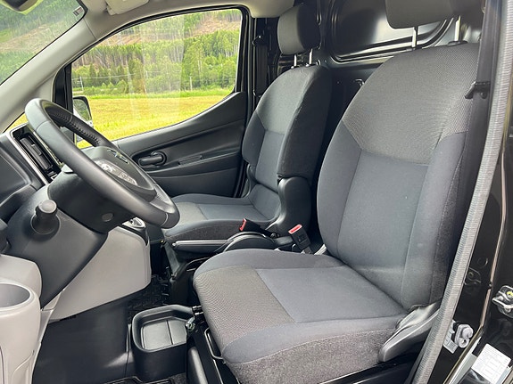 Nissan e-NV200 25 of 30