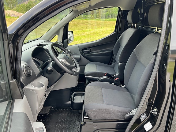Nissan e-NV200 24 of 30
