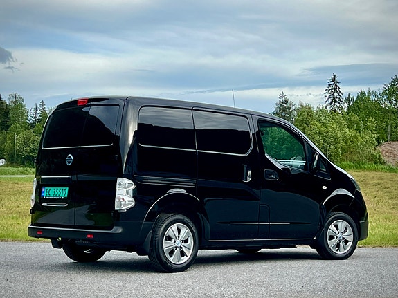 Nissan e-NV200 2 of 30