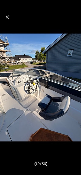 660 BR Bowrider 14 of 19