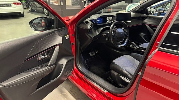 Peugeot 208 12 of 30