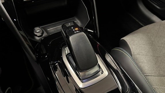 Peugeot 208 22 of 30