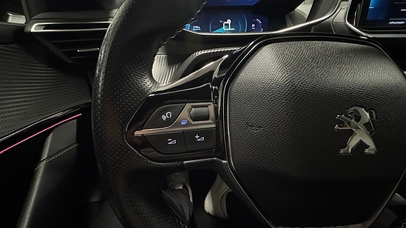 Peugeot 208 18 of 30