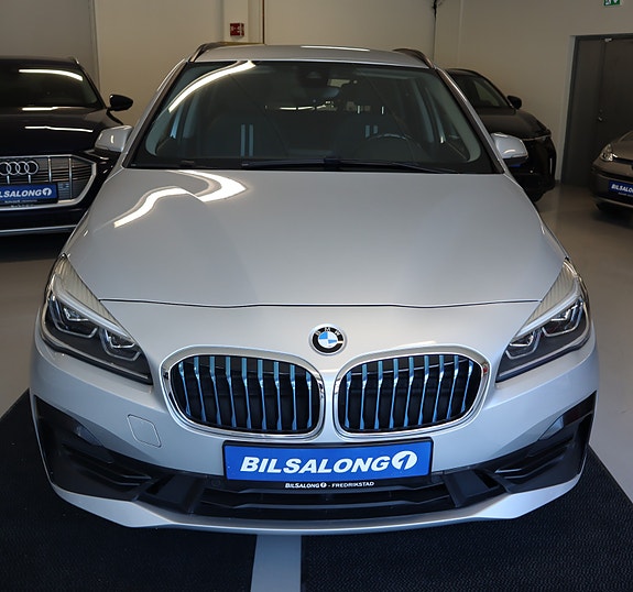 BMW 225xe 4 of 30
