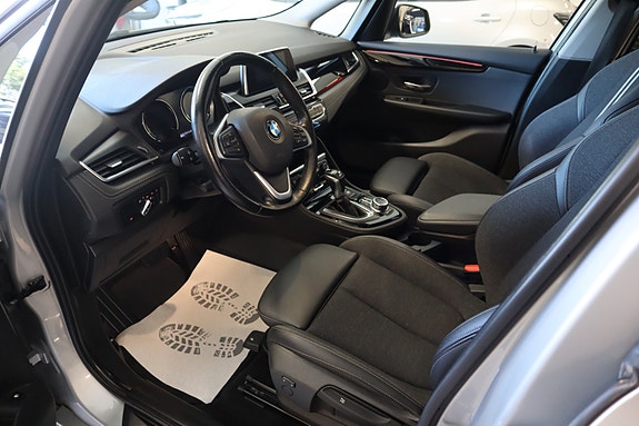 BMW 225xe 13 of 30