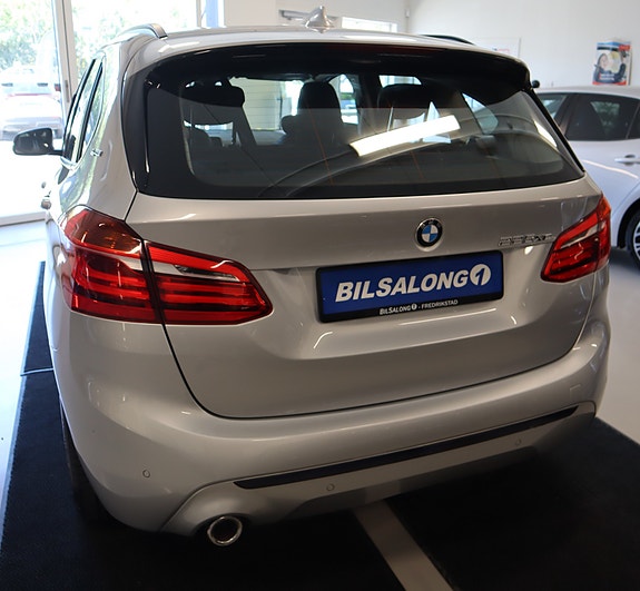 BMW 225xe 6 of 30