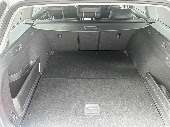 Volkswagen Passat 18 of 21
