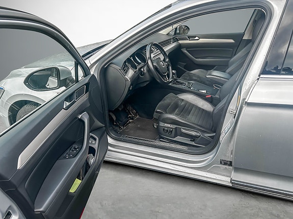 Volkswagen Passat 7 of 21
