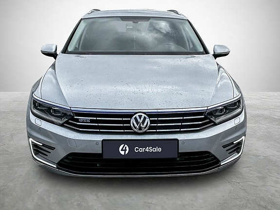 Volkswagen Passat 6 of 21