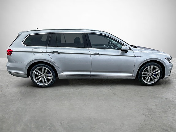 Volkswagen Passat 5 of 21