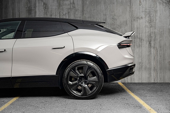 Lotus Eletre 10 of 30