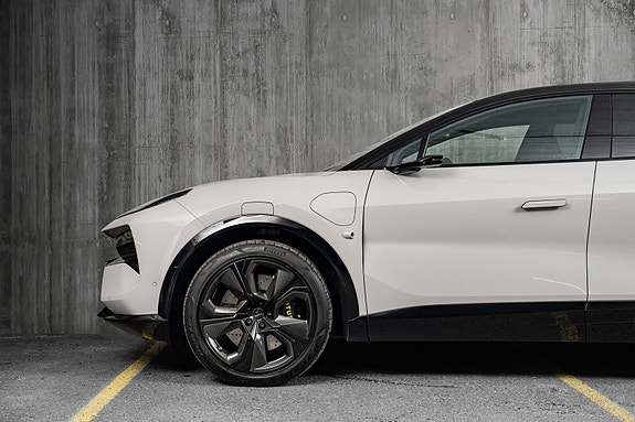 Lotus Eletre 9 of 30