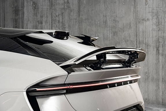 Lotus Eletre 16 of 30