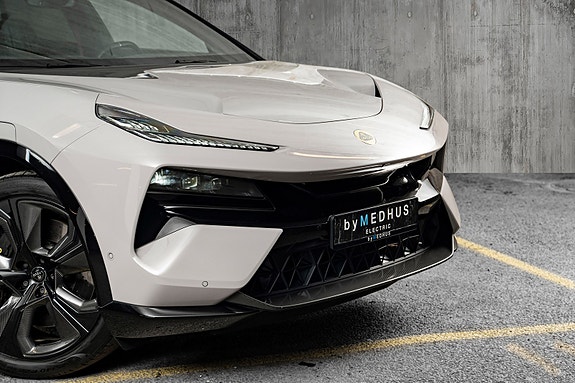 Lotus Eletre 7 of 30