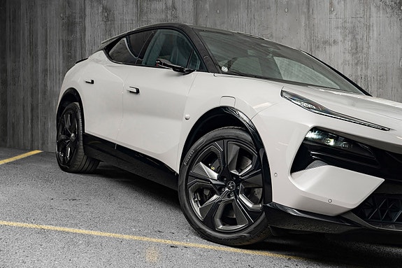 Lotus Eletre 8 of 30
