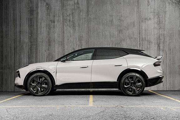 Lotus Eletre 2 of 30