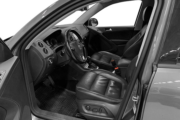 Volkswagen Tiguan 5 of 15