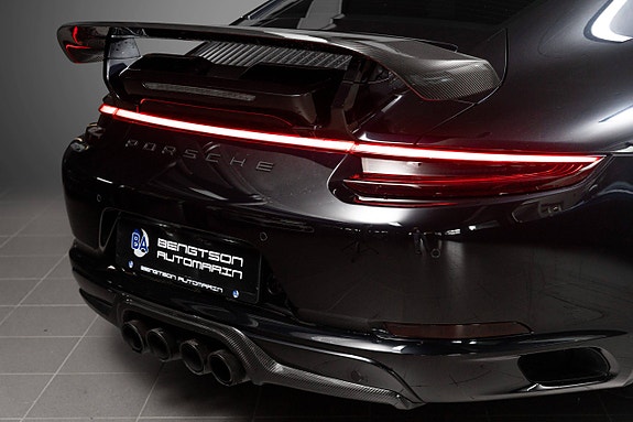 Porsche 911 Carrera 4 GTS 8 of 30