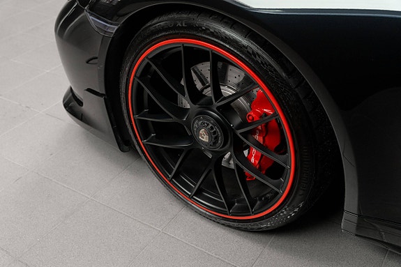 Porsche 911 Carrera 4 GTS 23 of 30