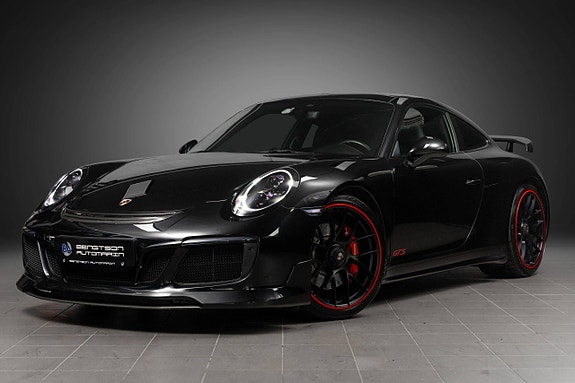 Porsche 911 Carrera 4 GTS 2 of 30