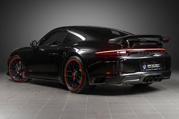 Porsche 911 Carrera 4 GTS 13 of 30