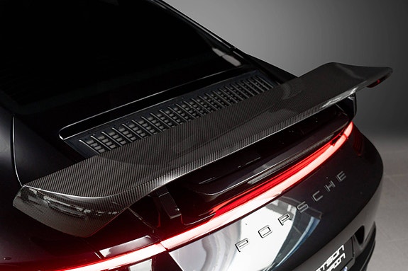 Porsche 911 Carrera 4 GTS 12 of 30