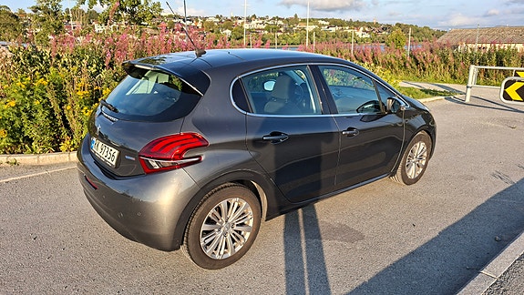Peugeot 208 6 of 30