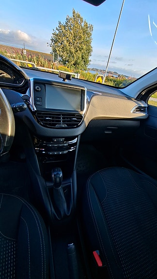 Peugeot 208 17 of 30