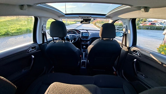 Peugeot 208 22 of 30