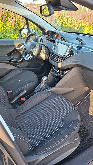 Peugeot 208 10 of 30