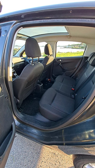 Peugeot 208 16 of 30