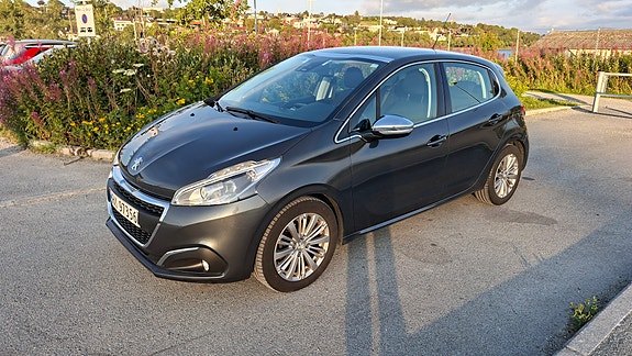 Peugeot 208 24 of 30