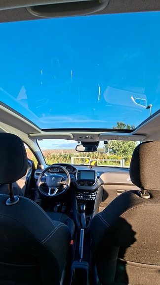 Peugeot 208 14 of 30