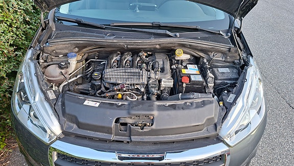 Peugeot 208 27 of 30