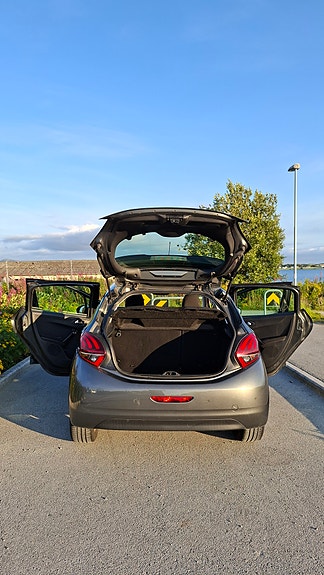 Peugeot 208 13 of 30