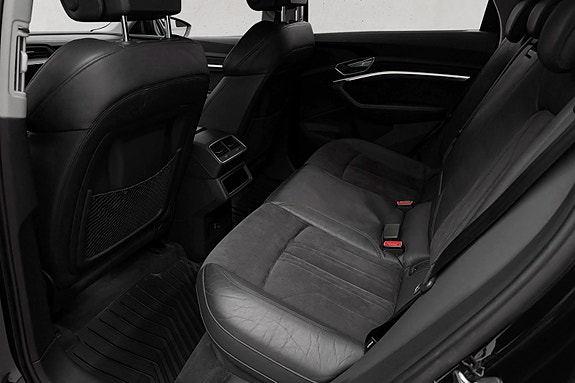 Audi e-tron 27 of 30