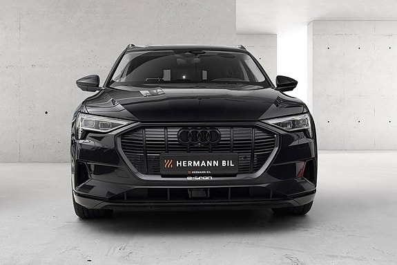 Audi e-tron 10 of 30
