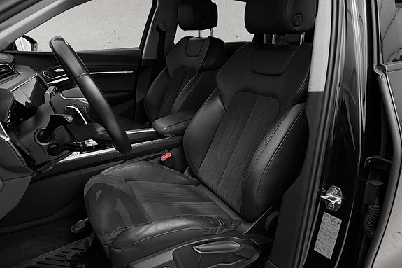 Audi e-tron 12 of 30