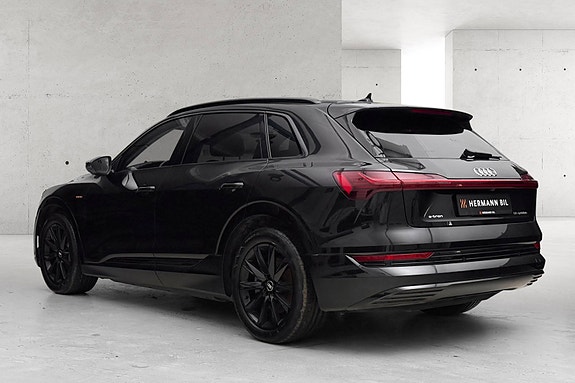 Audi e-tron 2 of 30