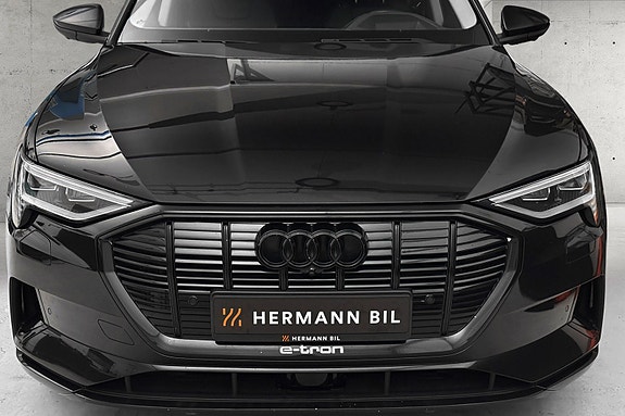 Audi e-tron 11 of 30