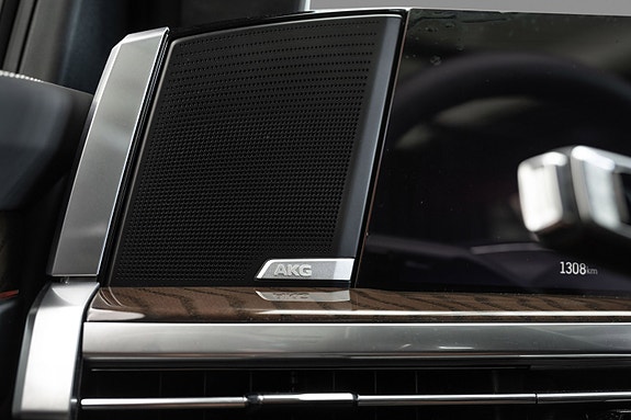 Cadillac Escalade 27 of 30