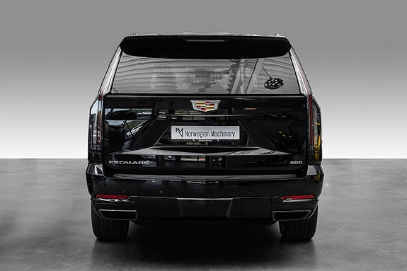 Cadillac Escalade 7 of 30