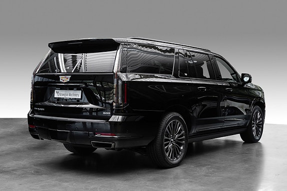 Cadillac Escalade 10 of 30