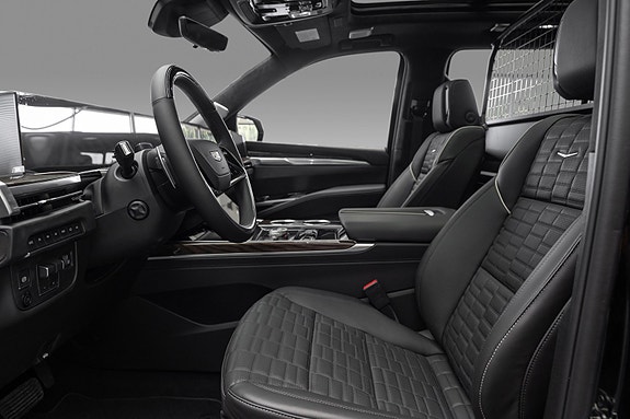 Cadillac Escalade 13 of 30