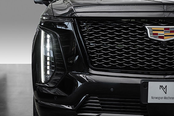 Cadillac Escalade 5 of 30