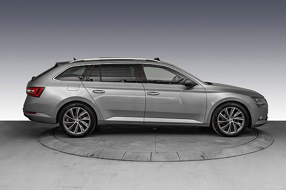 Skoda Superb 11 of 30