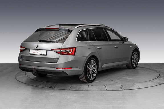 Skoda Superb 8 of 30