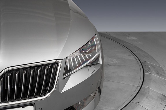 Skoda Superb 15 of 30